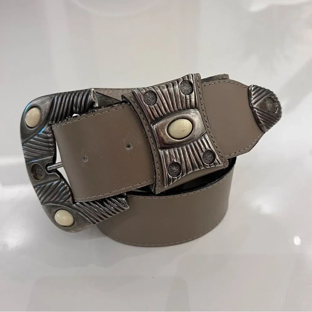 Vintage 1990s Taupe Boho Southwestern Big Buckle Leather Statement Belt